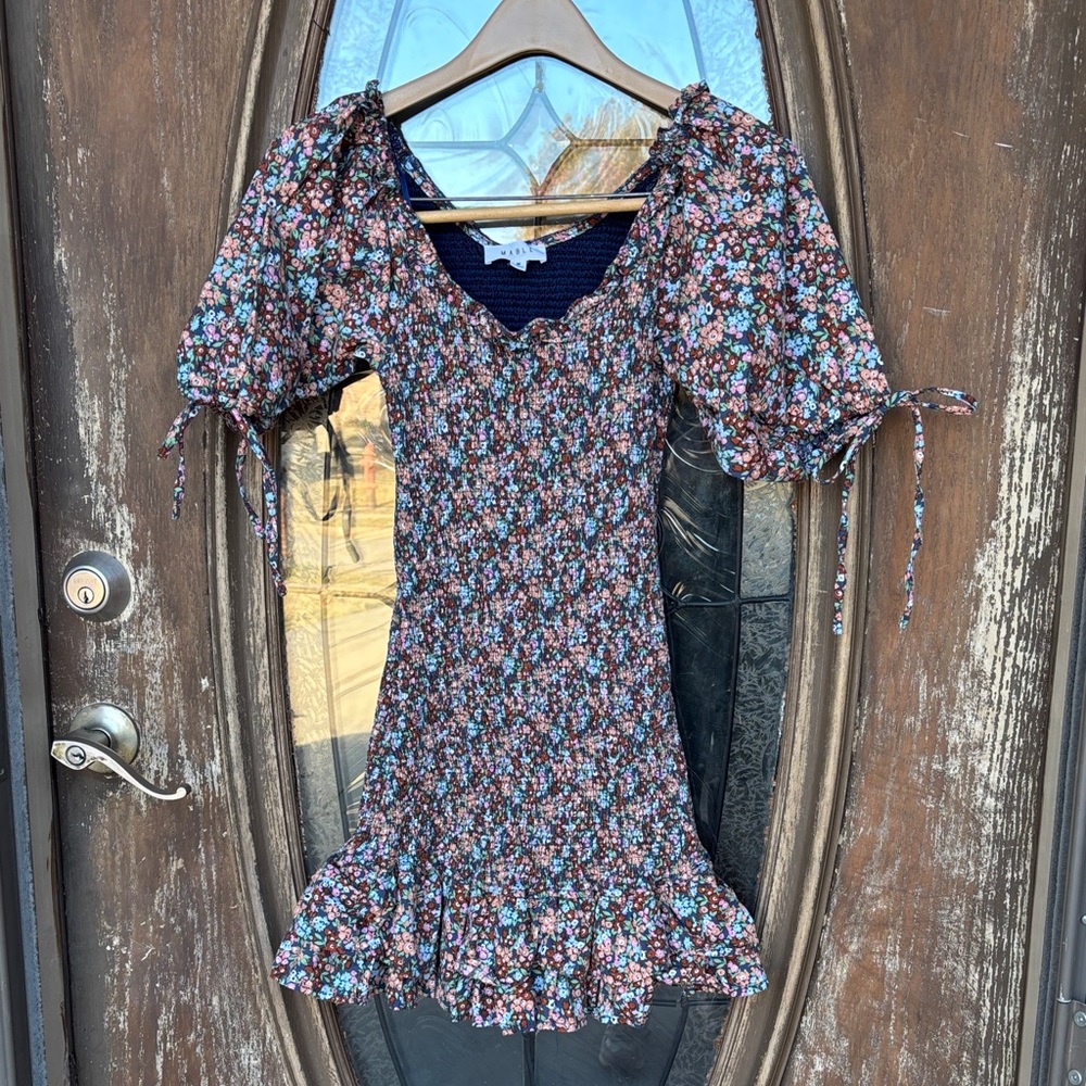 Mable Smocked Puffy Sleeve floral dress! Size Medium